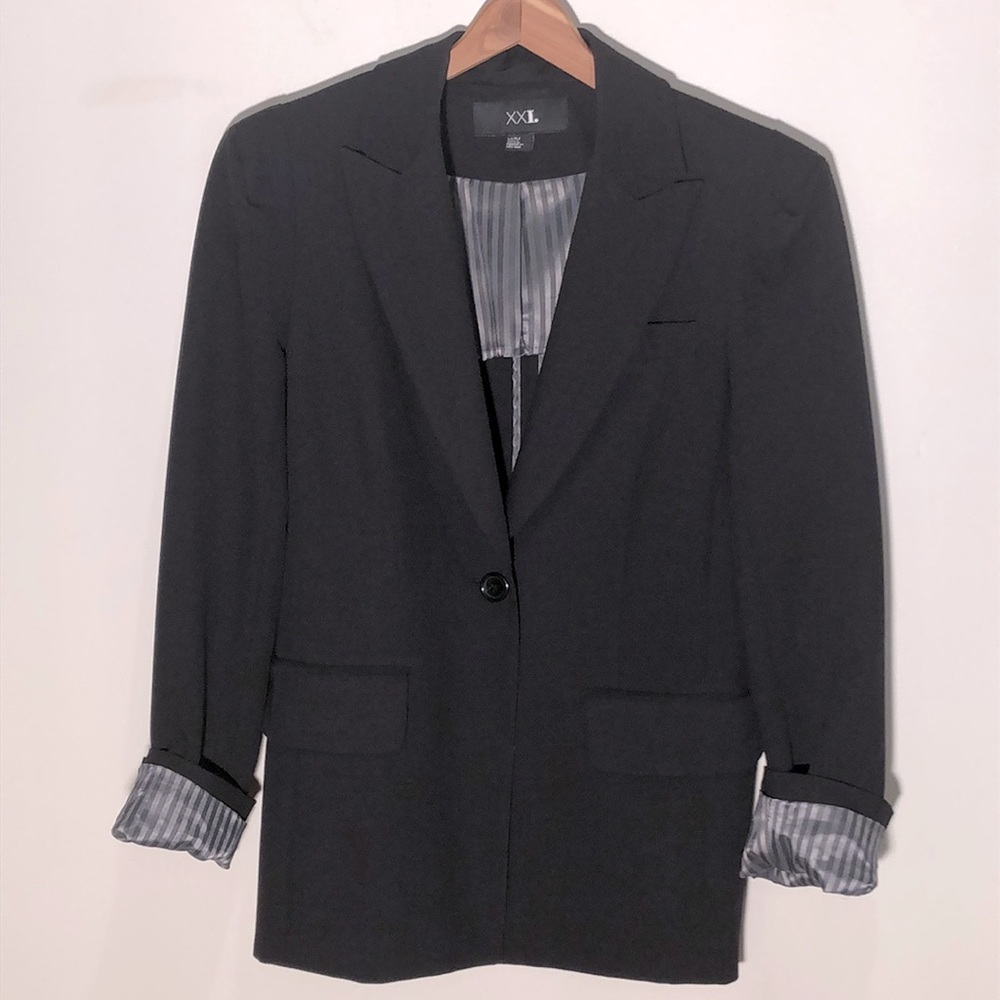 XXI black blazer